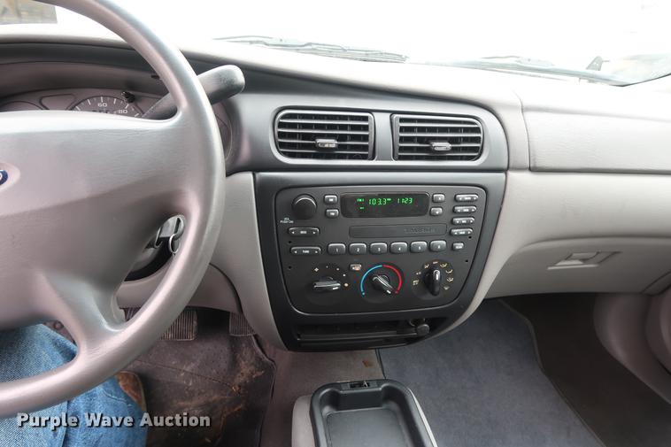 image for item DD5458 2001 Ford Taurus LX