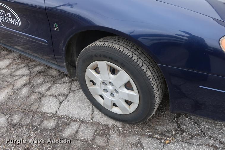 image for item DD5458 2001 Ford Taurus LX