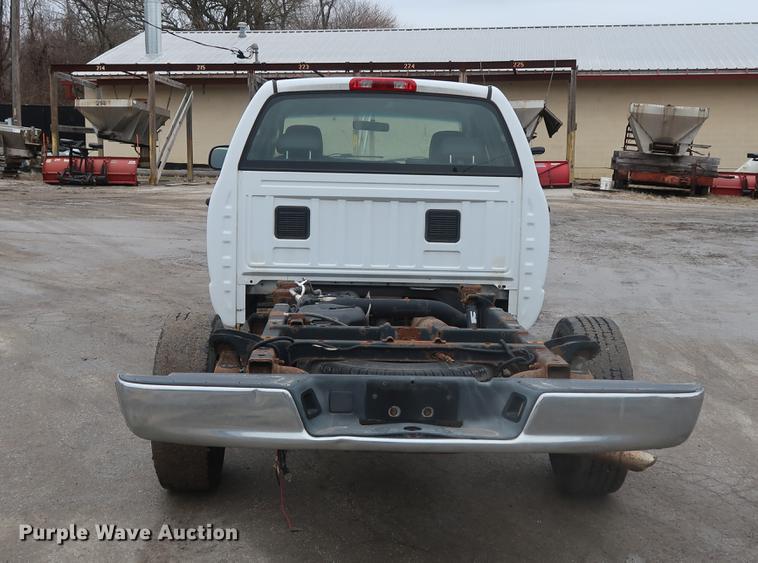 image for item DD5459 2004 Dodge Ram 2500 Quad Cab pickup truck cab and chassis