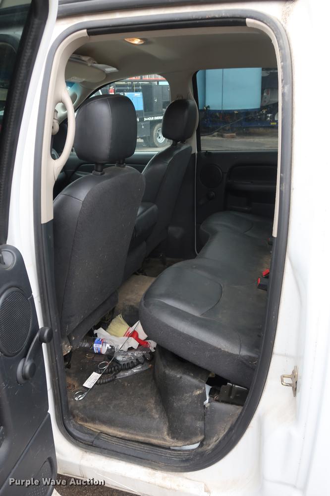 image for item DD5459 2004 Dodge Ram 2500 Quad Cab pickup truck cab and chassis