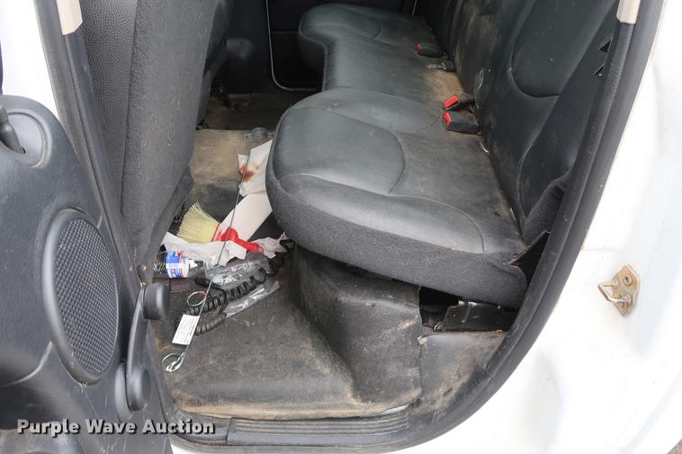 image for item DD5459 2004 Dodge Ram 2500 Quad Cab pickup truck cab and chassis