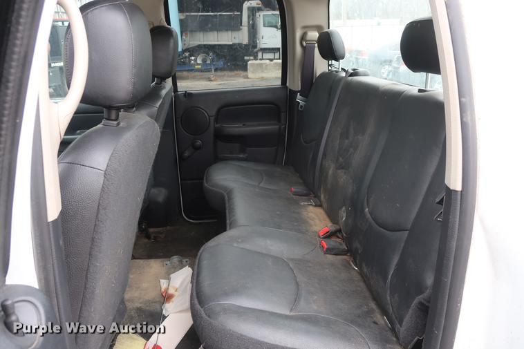 image for item DD5459 2004 Dodge Ram 2500 Quad Cab pickup truck cab and chassis