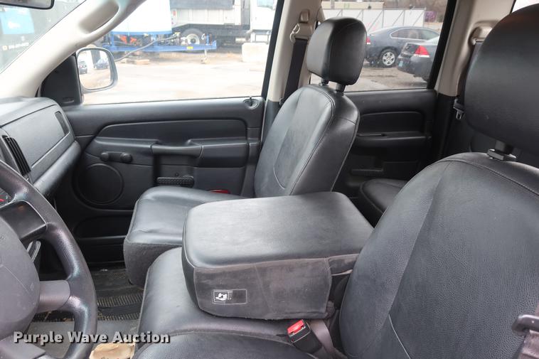 image for item DD5459 2004 Dodge Ram 2500 Quad Cab pickup truck cab and chassis