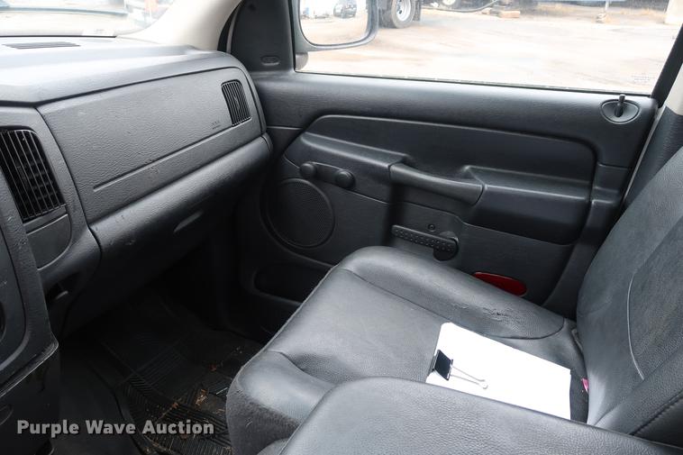 image for item DD5459 2004 Dodge Ram 2500 Quad Cab pickup truck cab and chassis