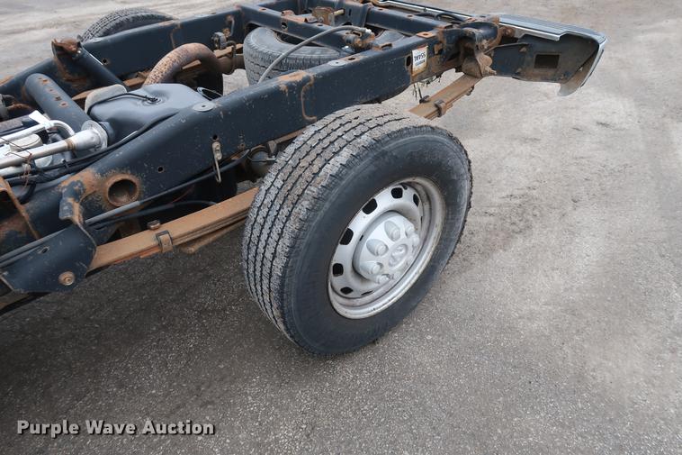 image for item DD5459 2004 Dodge Ram 2500 Quad Cab pickup truck cab and chassis