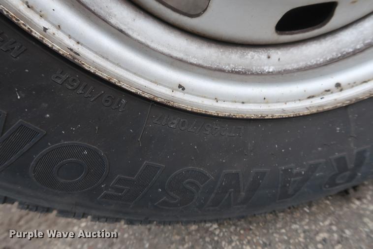 image for item DD5459 2004 Dodge Ram 2500 Quad Cab pickup truck cab and chassis