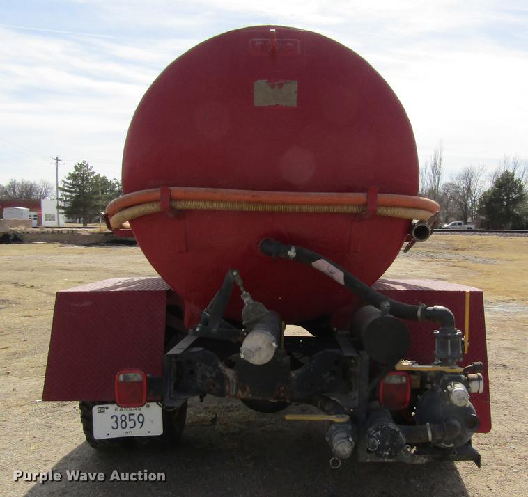 image for item DD8731 1983 Ford F600 tank truck