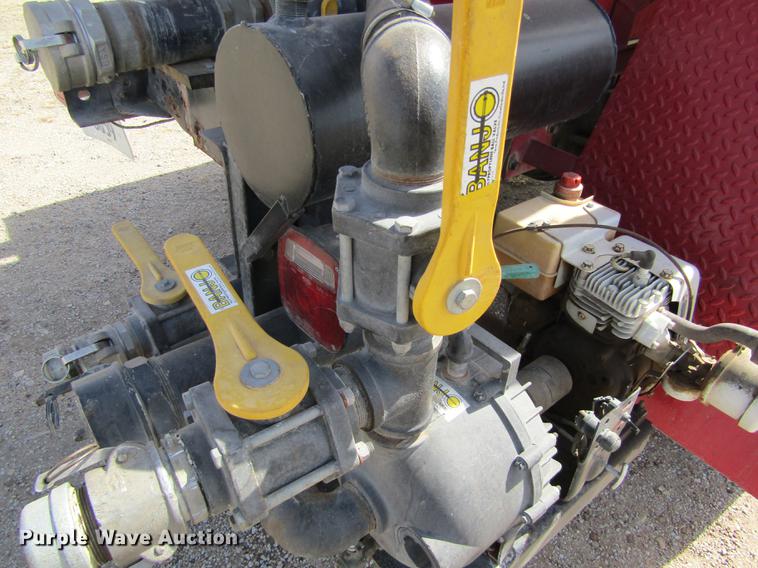 image for item DD8731 1983 Ford F600 tank truck