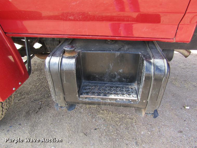 image for item DD8731 1983 Ford F600 tank truck