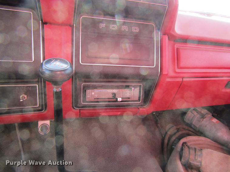 image for item DD8731 1983 Ford F600 tank truck
