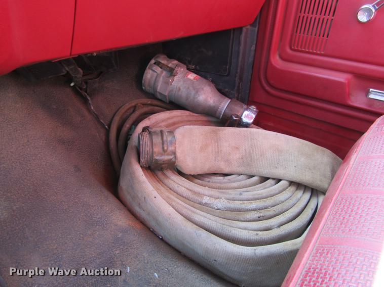 image for item DD8731 1983 Ford F600 tank truck