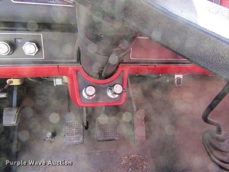 image for item DD8731 1983 Ford F600 tank truck