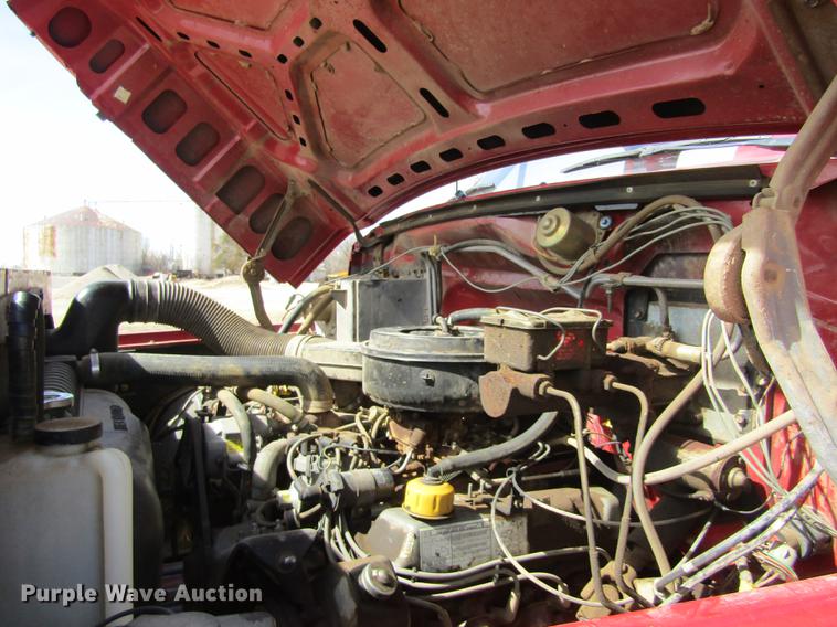 image for item DD8731 1983 Ford F600 tank truck