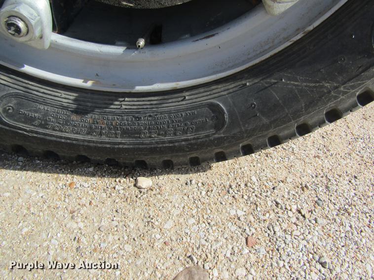 image for item DD8731 1983 Ford F600 tank truck