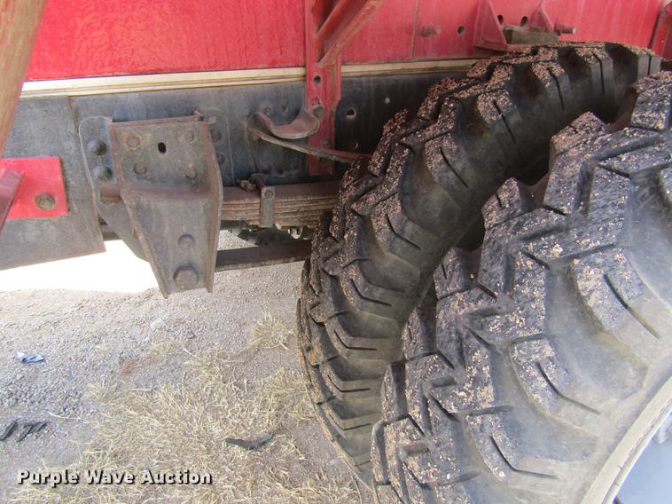 image for item DD8731 1983 Ford F600 tank truck