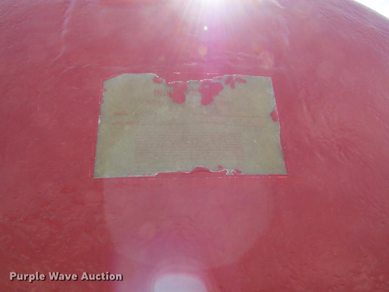 image for item DD8731 1983 Ford F600 tank truck