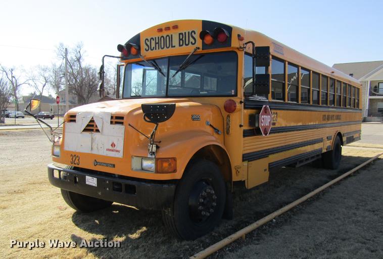 image for item DD8736 1997 International 3800 Thomas school bus