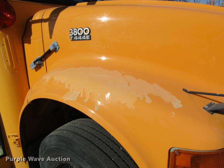 image for item DD8736 1997 International 3800 Thomas school bus