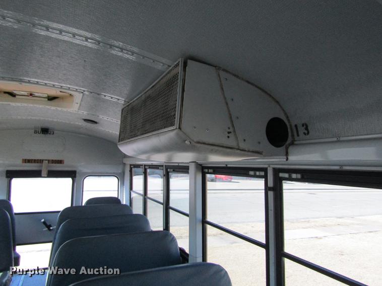 image for item DD8736 1997 International 3800 Thomas school bus