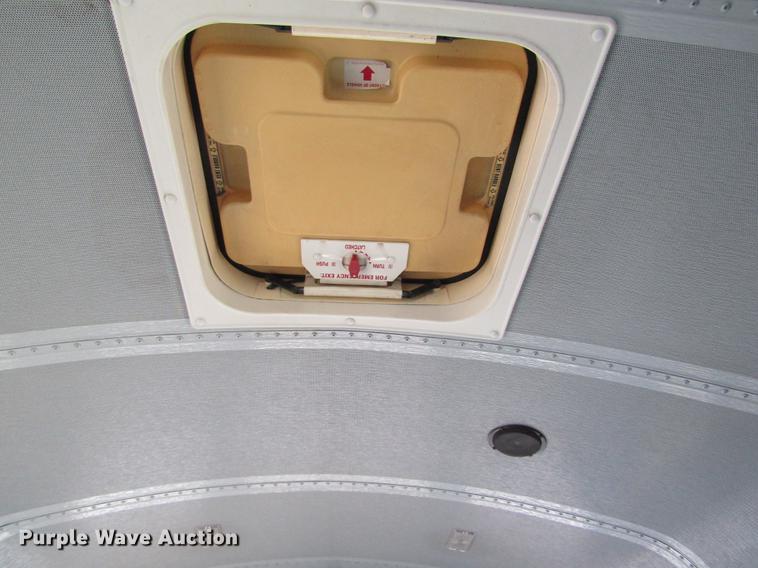 image for item DD8736 1997 International 3800 Thomas school bus