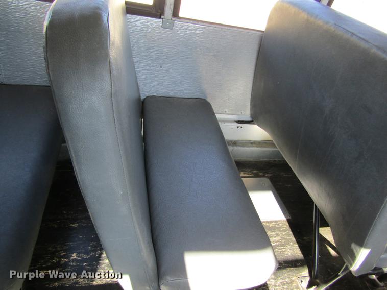 image for item DD8736 1997 International 3800 Thomas school bus