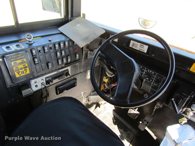 image for item DD8736 1997 International 3800 Thomas school bus