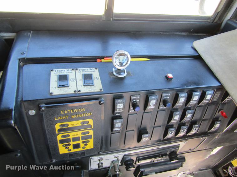 image for item DD8736 1997 International 3800 Thomas school bus