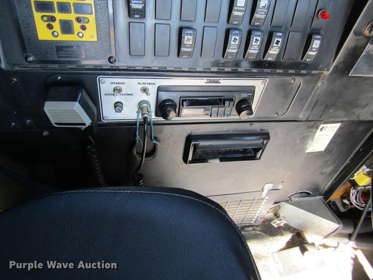 image for item DD8736 1997 International 3800 Thomas school bus