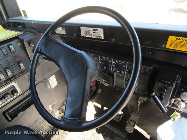 image for item DD8736 1997 International 3800 Thomas school bus