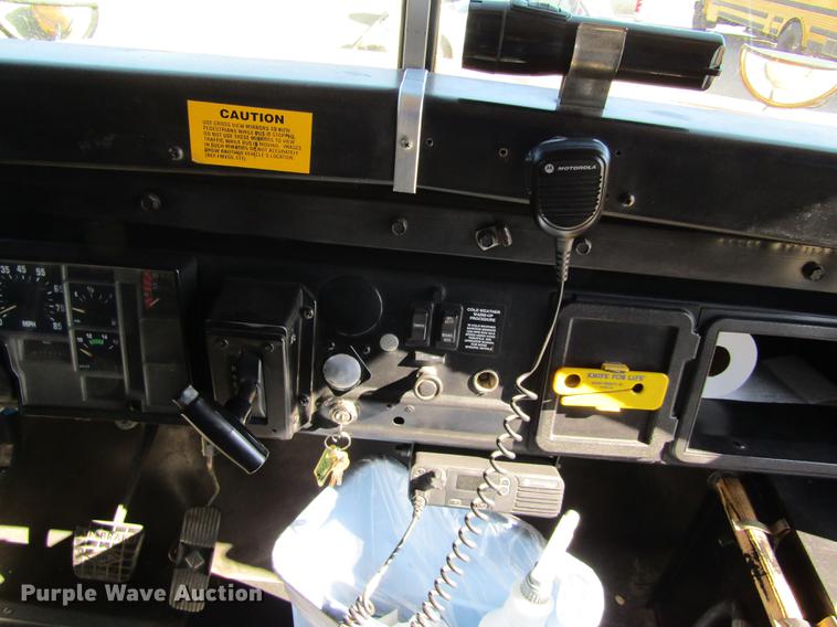 image for item DD8736 1997 International 3800 Thomas school bus