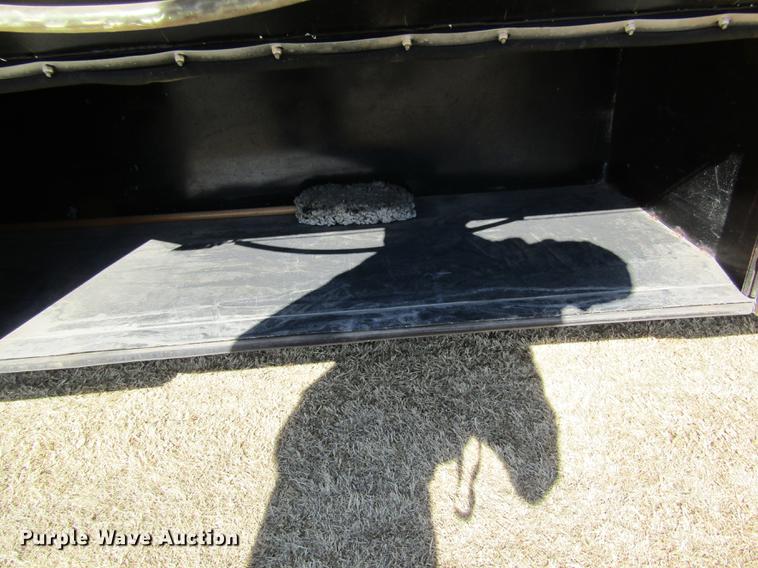 image for item DD8736 1997 International 3800 Thomas school bus