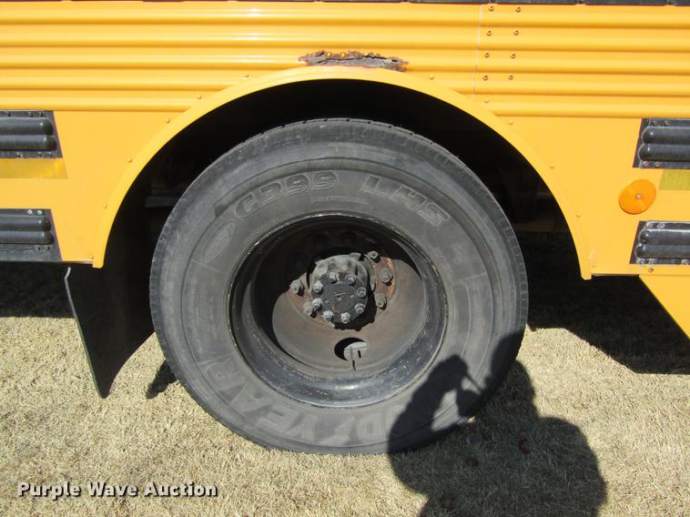 image for item DD8736 1997 International 3800 Thomas school bus