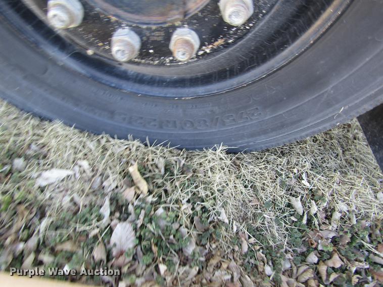 image for item DD8736 1997 International 3800 Thomas school bus