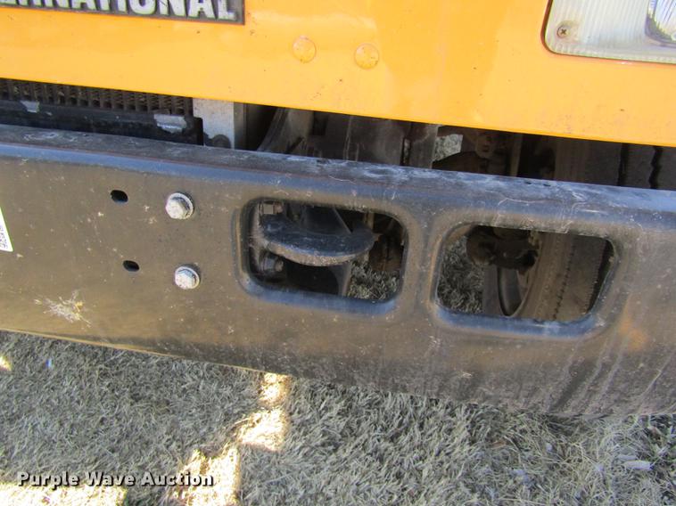 image for item DD8736 1997 International 3800 Thomas school bus