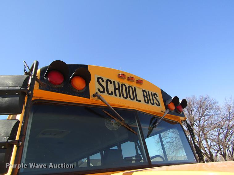 image for item DD8736 1997 International 3800 Thomas school bus