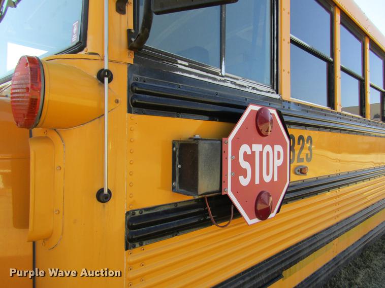image for item DD8736 1997 International 3800 Thomas school bus