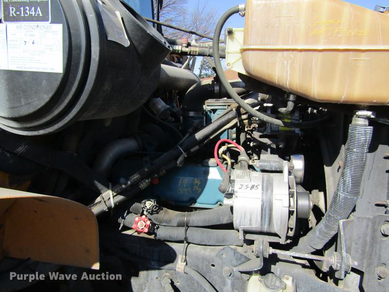 image for item DD8736 1997 International 3800 Thomas school bus