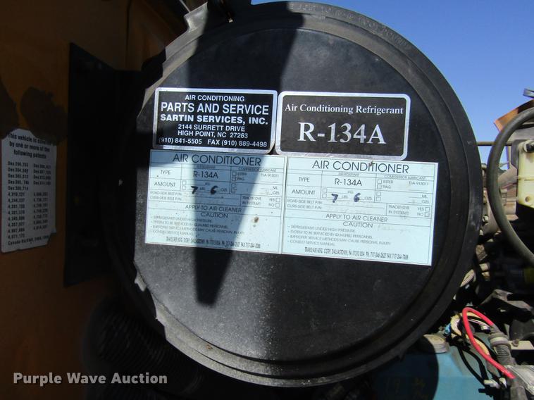 image for item DD8736 1997 International 3800 Thomas school bus