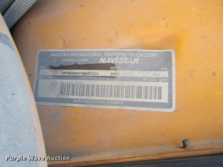 image for item DD8736 1997 International 3800 Thomas school bus