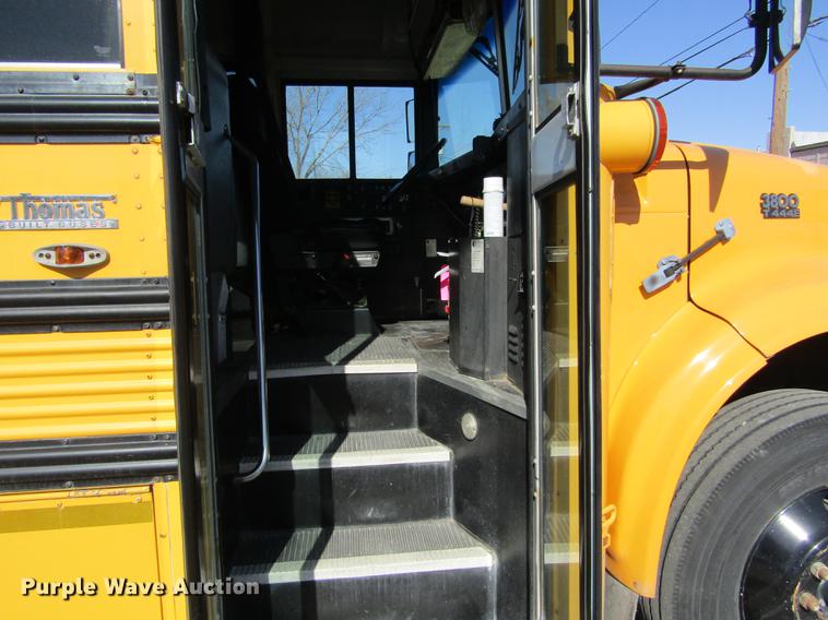 image for item DD8739 1997 International 3800 school bus