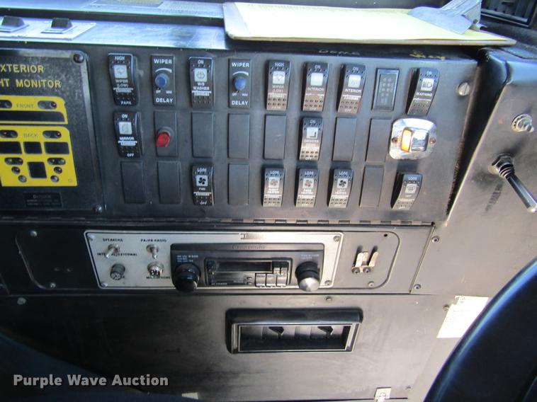 image for item DD8739 1997 International 3800 school bus