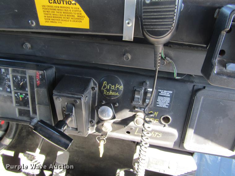 image for item DD8739 1997 International 3800 school bus