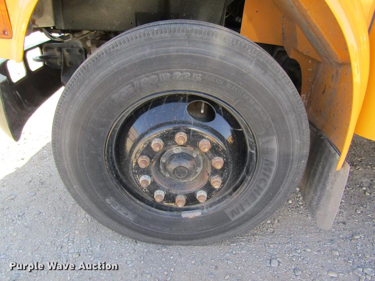 image for item DD8739 1997 International 3800 school bus
