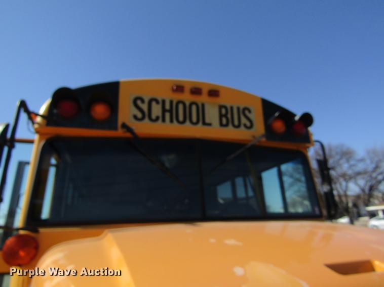 image for item DD8739 1997 International 3800 school bus