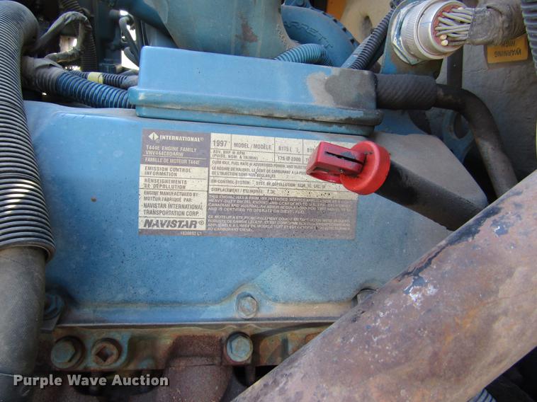 image for item DD8739 1997 International 3800 school bus