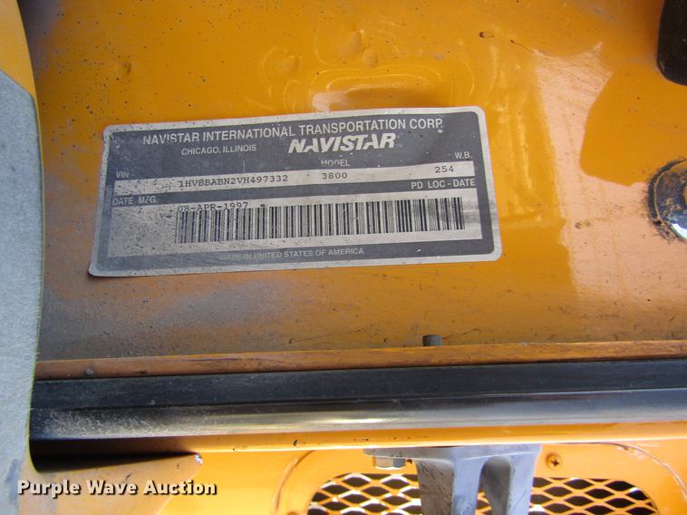 image for item DD8739 1997 International 3800 school bus