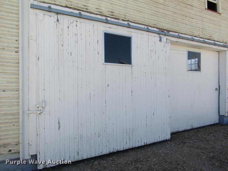 image for item DD8741 (8) barn doors