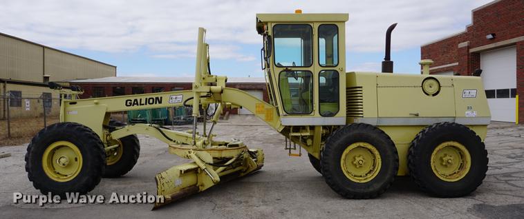image for item DE3096 1993 Galion Dresser 850 motor grader
