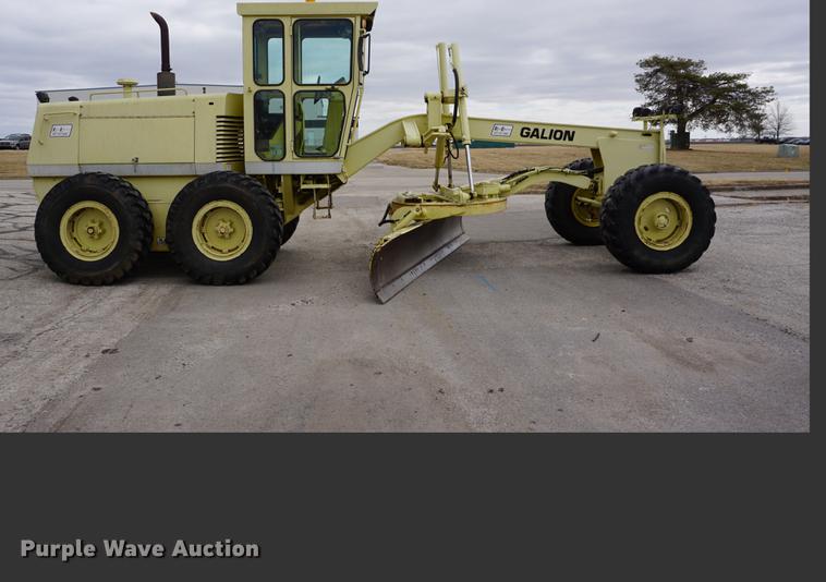 image for item DE3096 1993 Galion Dresser 850 motor grader