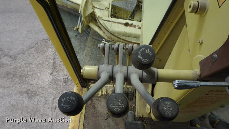 image for item DE3096 1993 Galion Dresser 850 motor grader